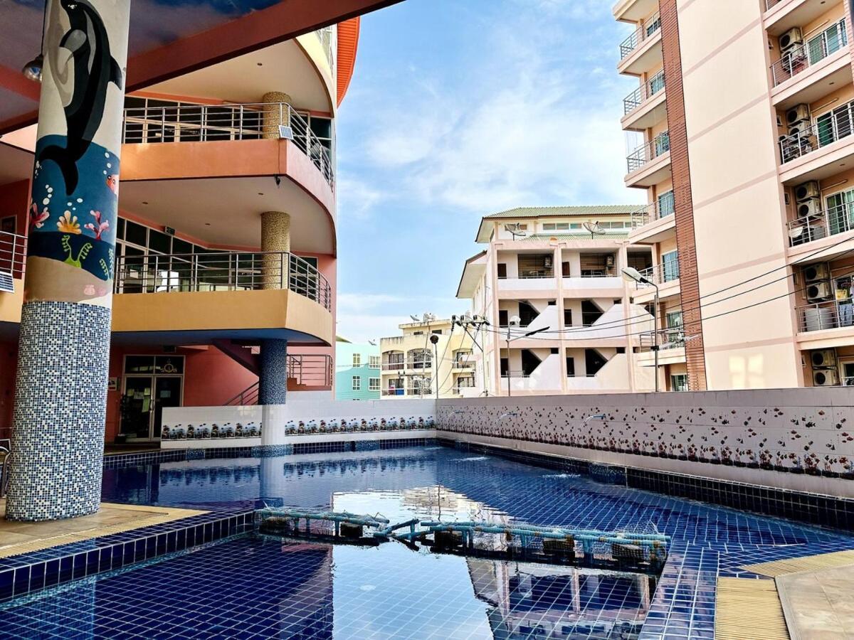 Апарт готель Wisdom Burg Bangsaen, Pool, Gym Ban Rong Khoei Екстер'єр фото