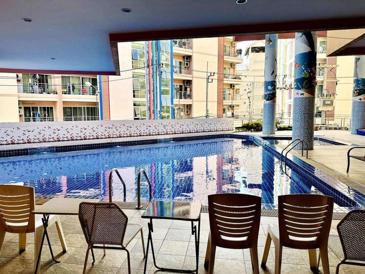Апарт готель Wisdom Burg Bangsaen, Pool, Gym Ban Rong Khoei Екстер'єр фото